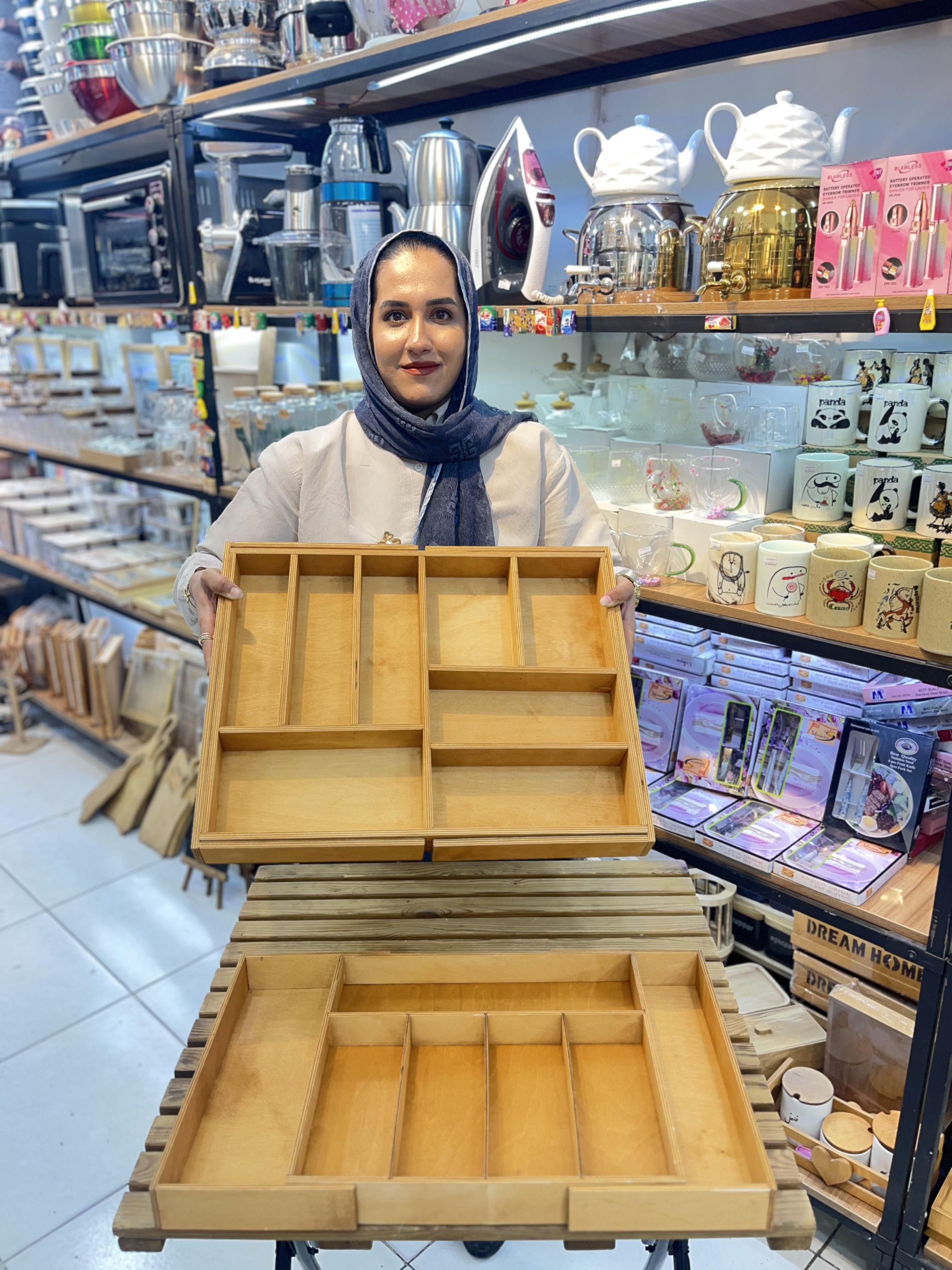 جا قاشقی داخل کشو چوبی